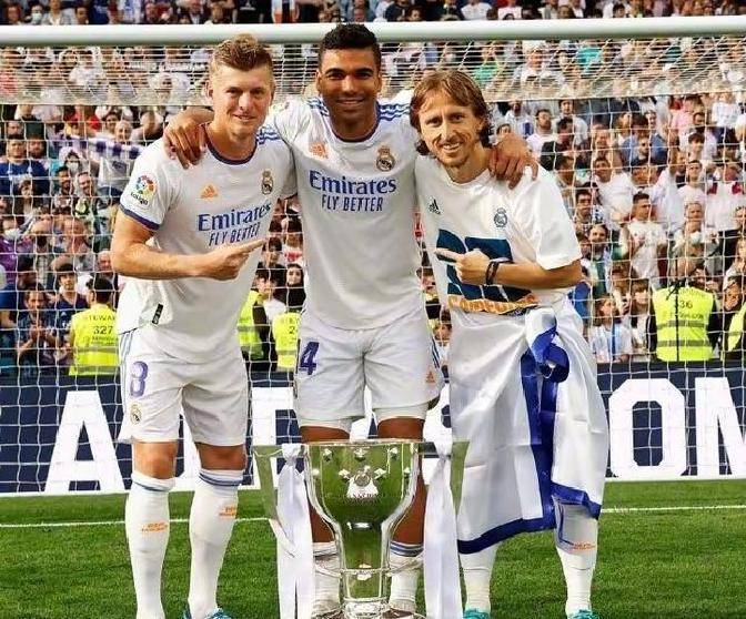 3300万英镑!莫德里奇转会切尔西告吹,皇马成就足坛传奇中场!